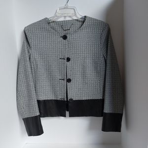 Beautiful Blazer Jacket Classy Black White size 12